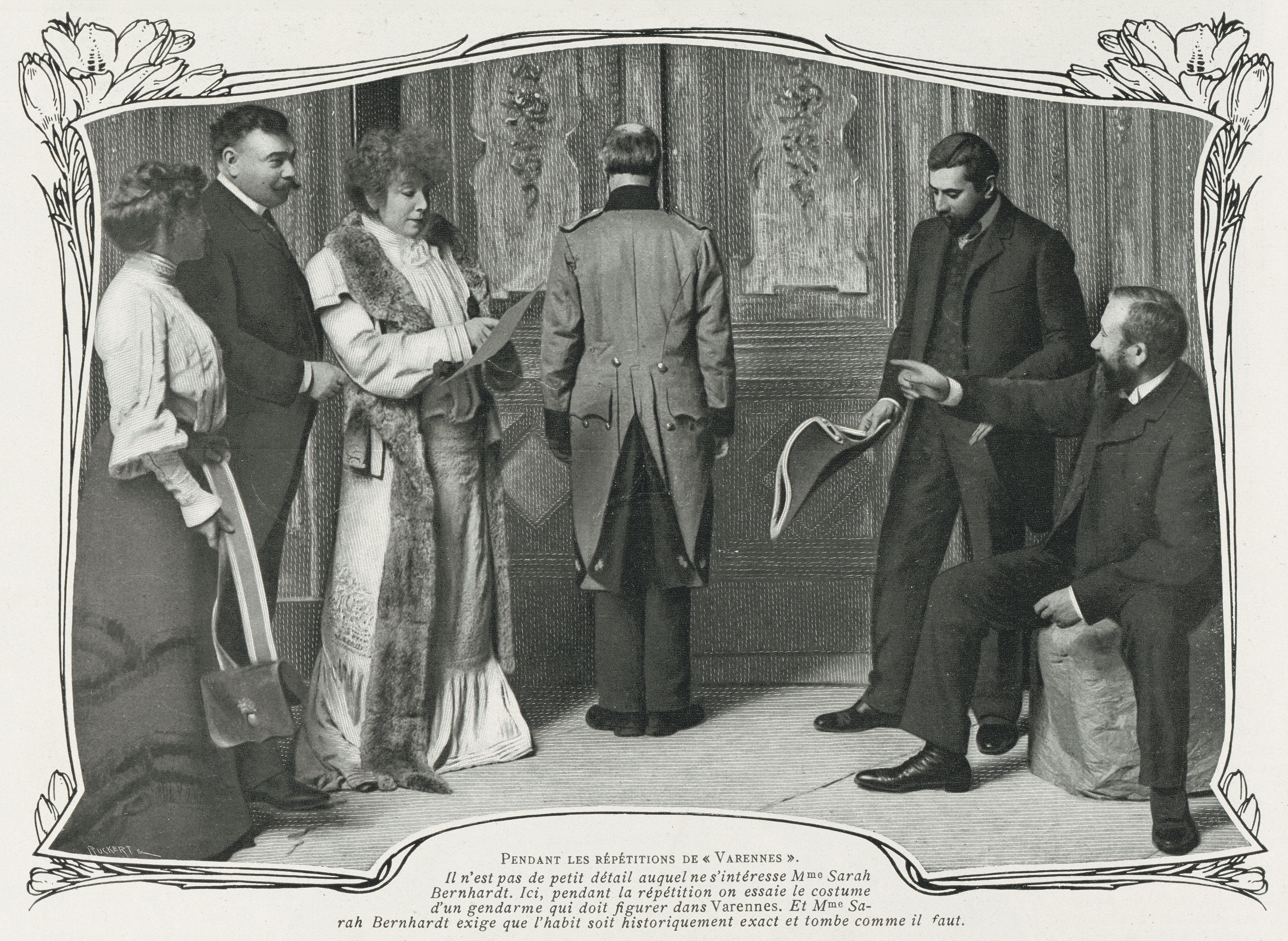 Image décorative : pendant les répétitions de Varennes, 1904, dans Femina, 15 avril 1904. De gauche à droite : une comédienne, Gustave Lenotre, Sarah Bernhardt, un soldat de dos, un homme non identifié, Henri Lavedan. BnF - ASP 