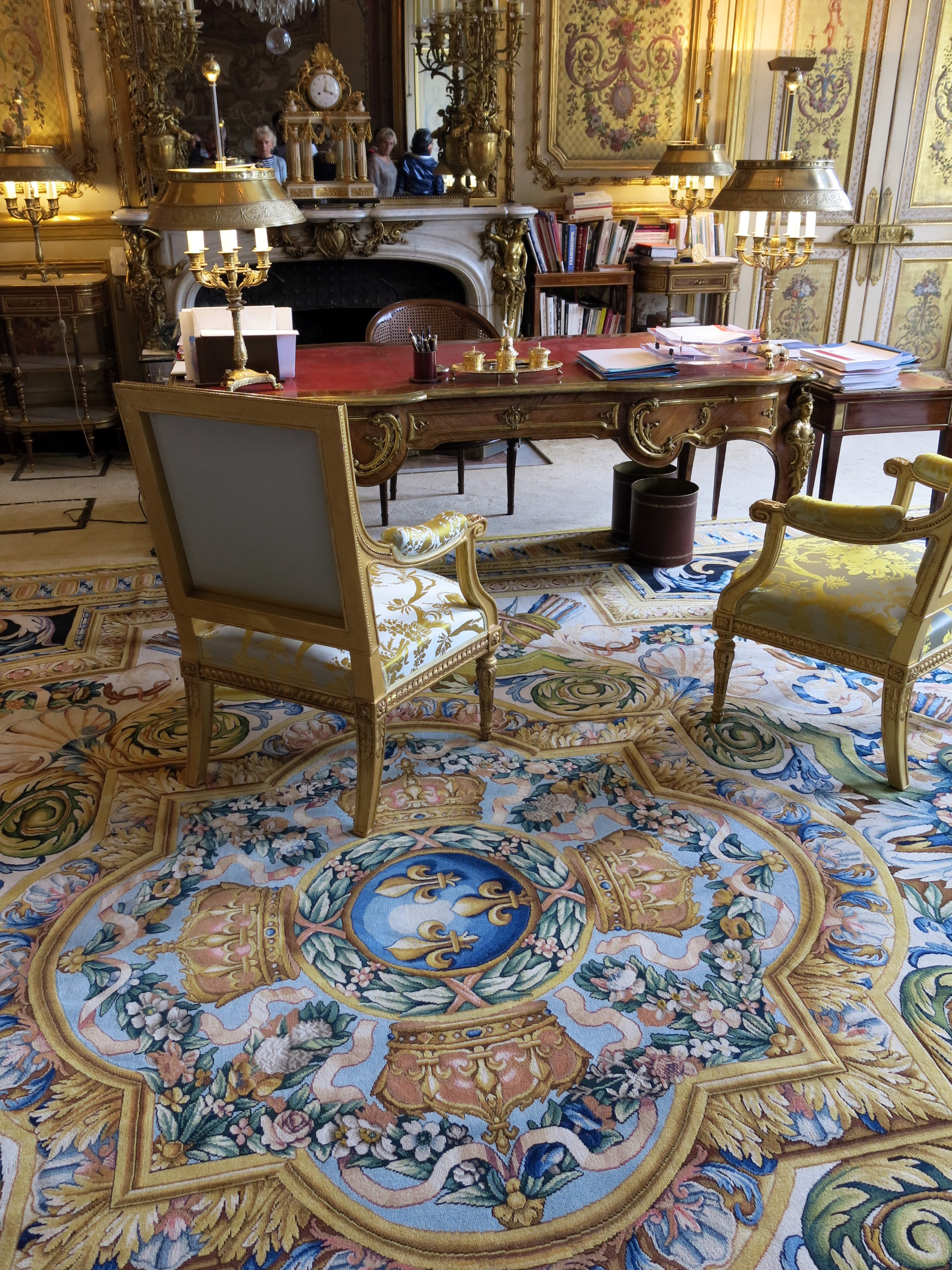 Image décorative : bureau du président de la République dans le salon Doré du palais de l’Élysée © Wikipédia