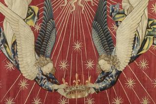 Dais de Charles VII : deux anges tenant une couronne, vers 1425-1450, par Jacob de Littemont