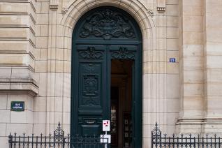 Façade de l'École au 19, rue de la Sorbonne 