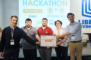 L'équipe « Une minute ago » lauréate du hackathon