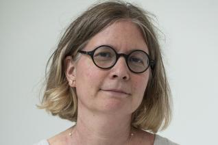 Portrait d’Agnès Bos (prom. 1997), déléguée générale du CTHS