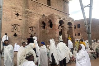 Image décorative : cérémonie de Mesqel à l'église de Bete Mariam