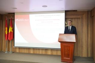 Image décorative : conférence de Olivier Poncet à l’Université nationale de l’Éducation à Hanoï, le 12 mai 2025