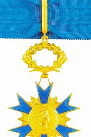 Insigne de commandeur de l'ordre national du Mérite