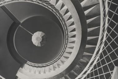 Image décorative : Paul Henrot, "Escalier de l’IRSID (Institut de recherche de la sidérurgie) à Saint-Germain-en-Laye", 1953, négatif souple. Don Marcelle Henrot, 1987 © DR © Photo : MAD Paris / Christophe Dellière 
