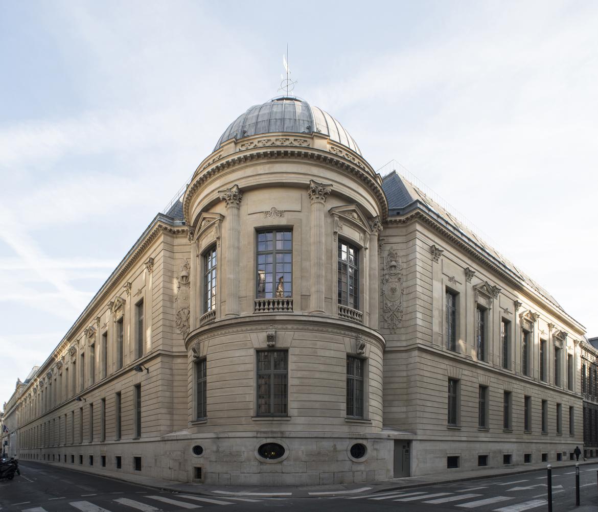 Vue de la façade de la bibliothèque (sur le site Richelieu)