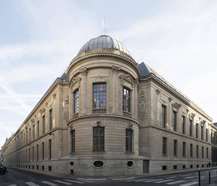 Decorative image: view of the façade of the library at 12, rue des Petits-Champs © ENC - cl. J.C. Ballot