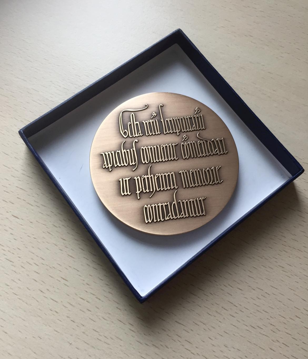 Image décorative : vue de la médaille du bicentenaire © Marc Smith