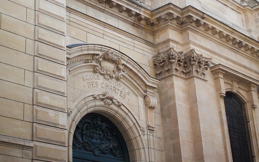 Image décorative : entrée de l’École nationale des chartes à la Sorbonne © cl. Myr Muratet