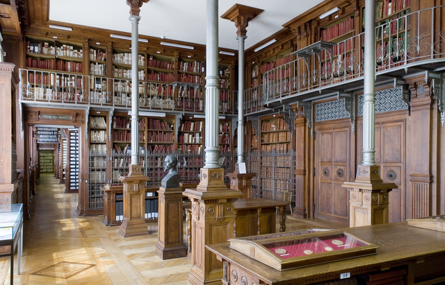 Image décorative : vue des Archives nationales (Paris). Grands dépôts, salle de l'Armoire de fer