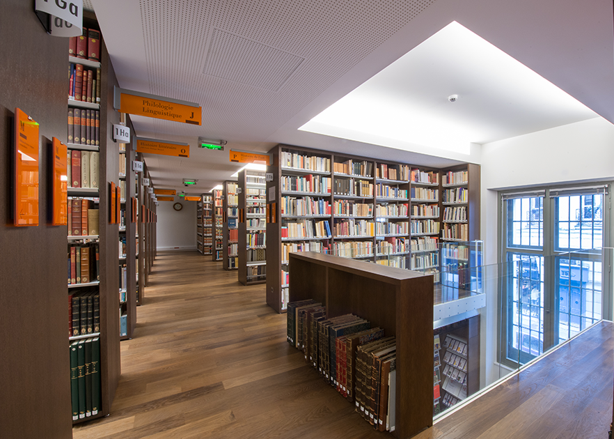 Vue des magasins du niveau 1 de la bibliothèque