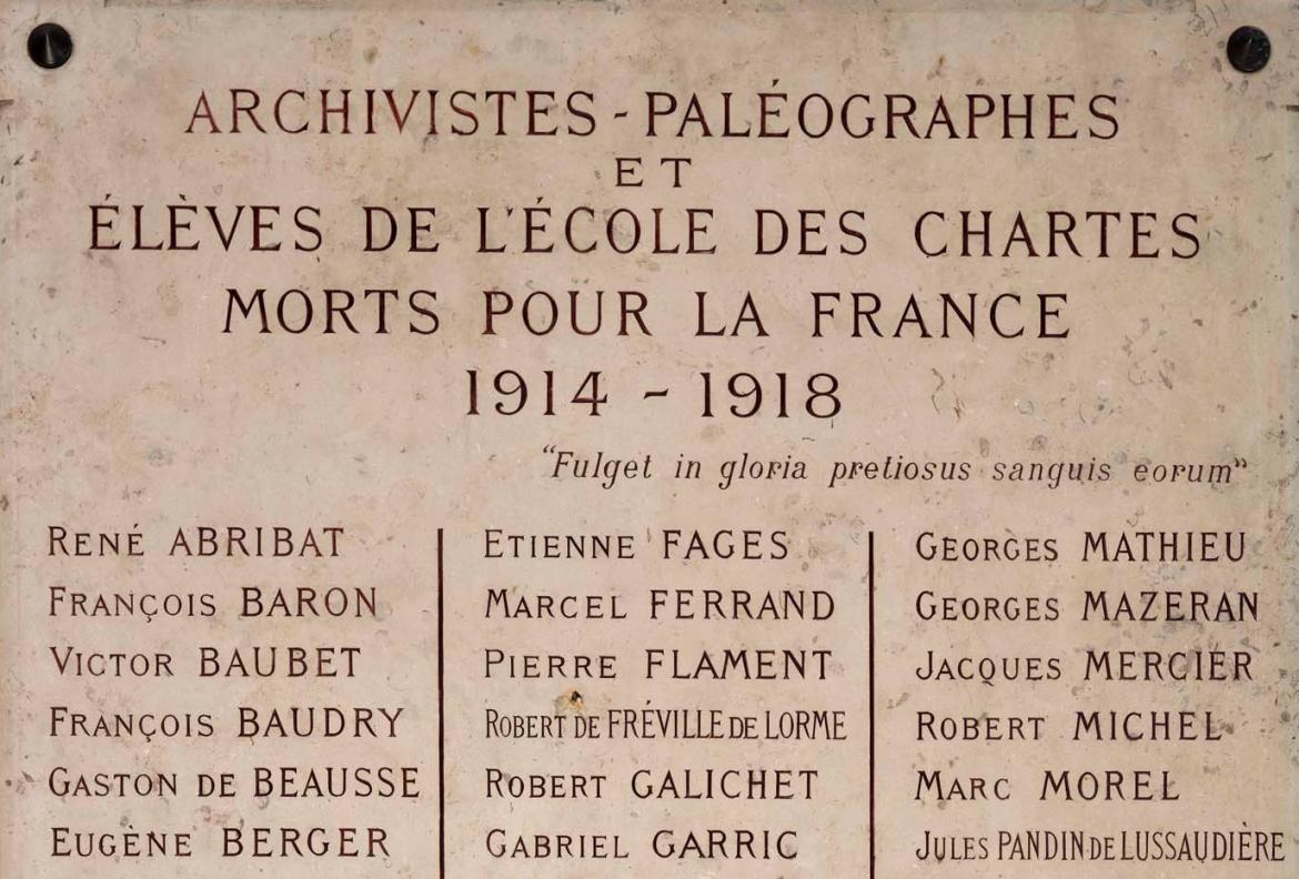 Image décorative : plaque commémorative des archivistes paléographes et élèves de l'École morts pour la France 1914-1918