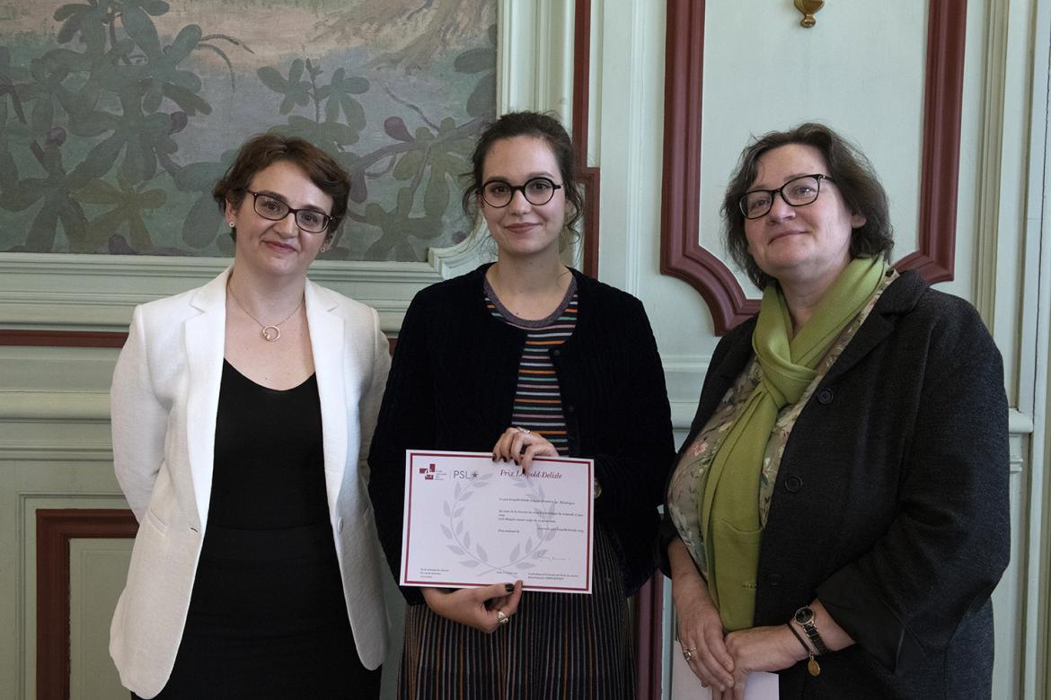 Marie-Françoise Limon-Bonnet remet le prix Léopold-Delisle à Lou Delaveau