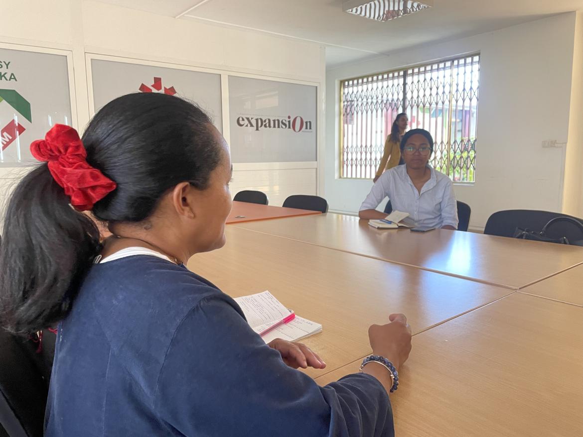 Image décorative : échanges avec des membres du Syndicat des industries de Madagascar