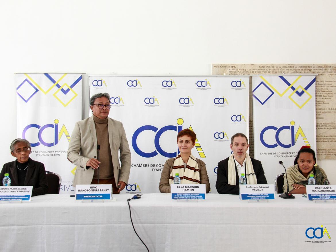 Image décorative : table ronde à la Chambre de commerce et d’industrie d’Antananarivo, avec le président de la Chambre