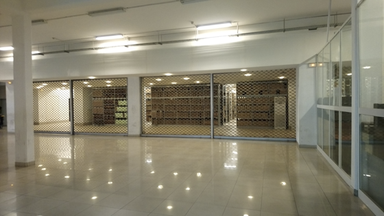 Image décorative : magasin des Archives nationales du Sénégal abritant le fonds AOF, 2017 © DR
