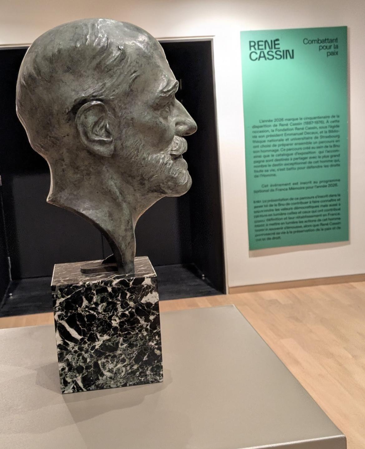  Buste de René Cassin par Ginette Bingguely-Lejeune, coll. du Conseil d'Etat, photo Bnu/JSc 