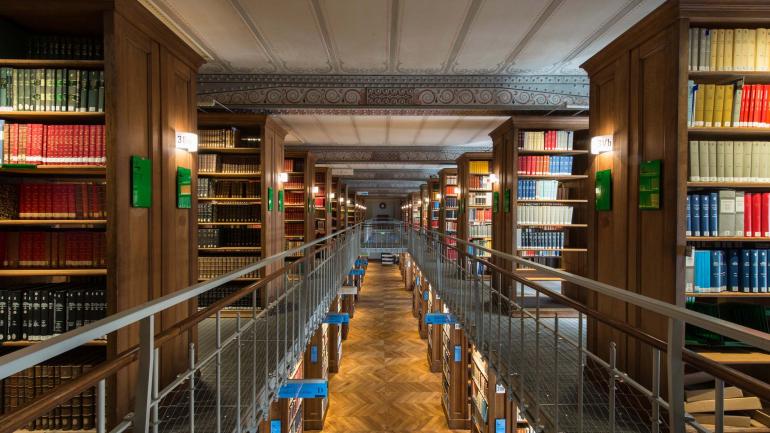 Vue des magasins de la bibliothèque de l'École des chartes - PSL