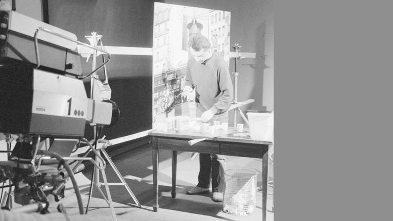 Gérard Fromanger au travail dans le studio vidéo du Centre Pompidou, en parallèle de l’exposition Gérard Fromanger - Tout est allumé (1980)