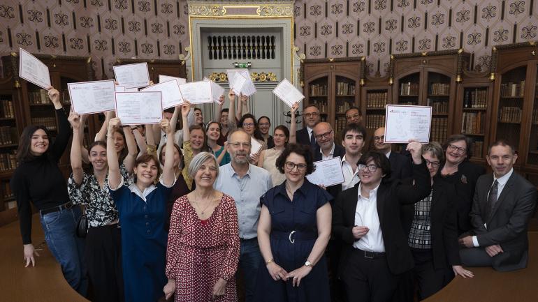 Promotion 2024 du diplôme d'archiviste paléographe © ENC - cl. Didier Plowy