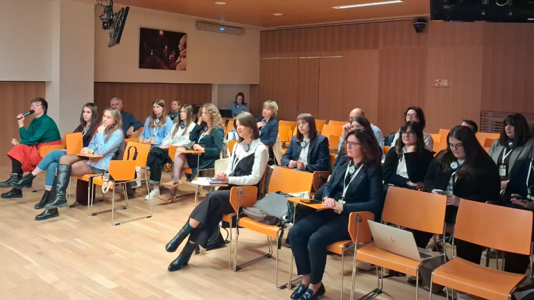 Image décorative : délégation de l’École et de professionnels et scientifiques ukrainiens © Stéphanie Louis