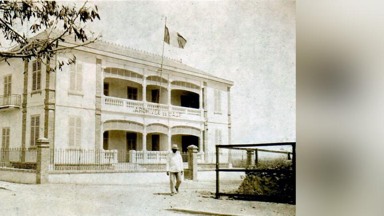 Image décorative : Le bâtiment (supposé) des archives d’AOF, années 1910 © Collection personnelle de M. Guy Trottet