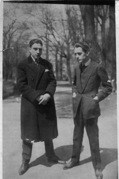 Ilarie Voronca (Eduard Marcus) et Victor Brauner, ils publièrent ensemble le magazine avant-gardiste 75 HP (années 1920) 