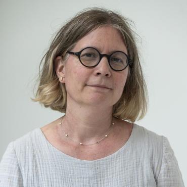 Portrait d’Agnès Bos (prom. 1997), déléguée générale du CTHS